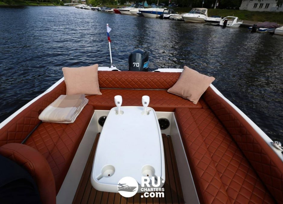 «Роллс» Аренда катера в СПб