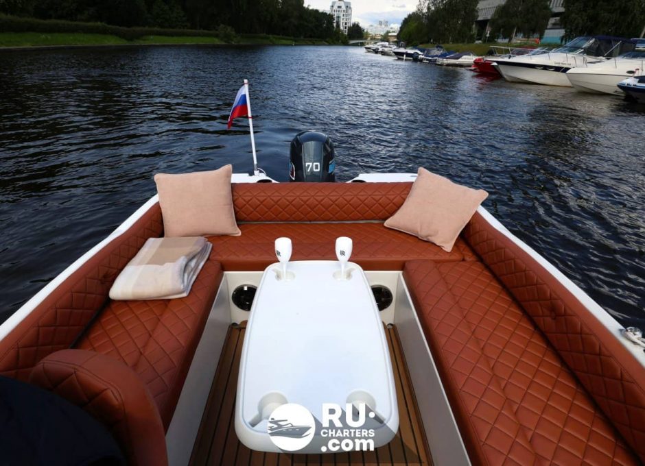 «Роллс» Аренда катера в СПб