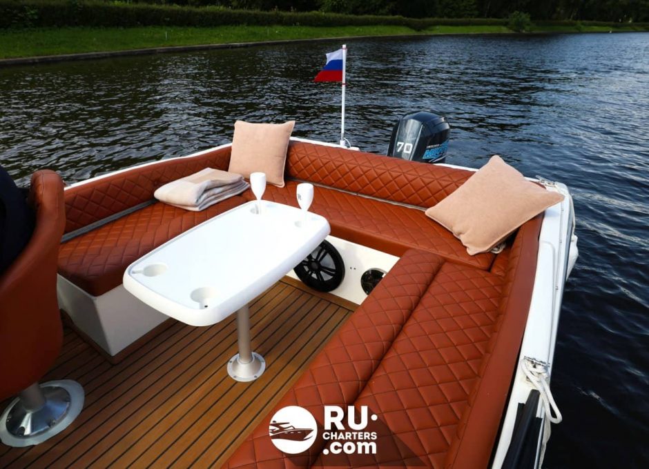 «Роллс» Аренда катера в СПб