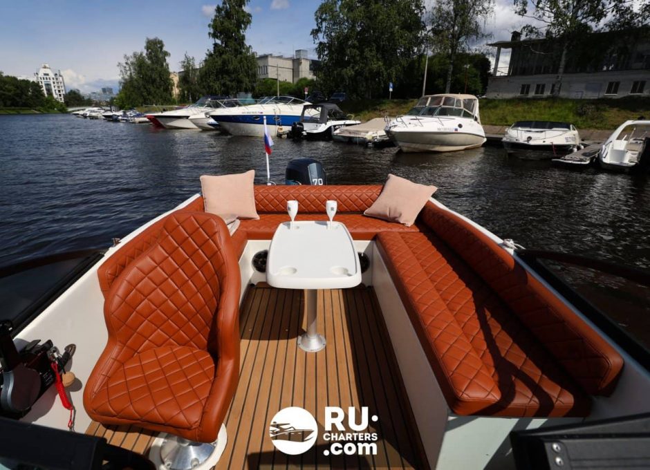 «Роллс» Аренда катера в СПб