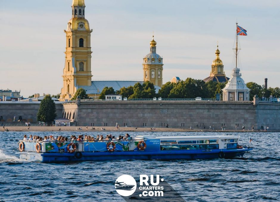 «Красавица» Аренда теплохода в СПб