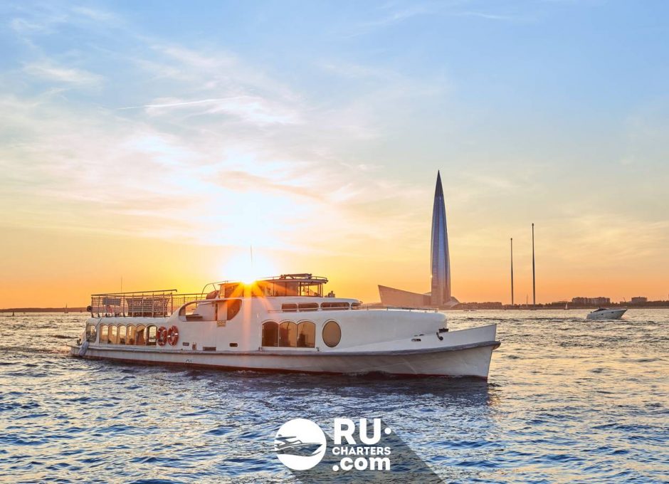 «Сенатор» Аренда теплохода в СПб