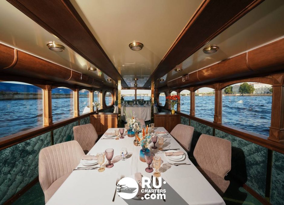«Сенатор» Аренда теплохода в СПб