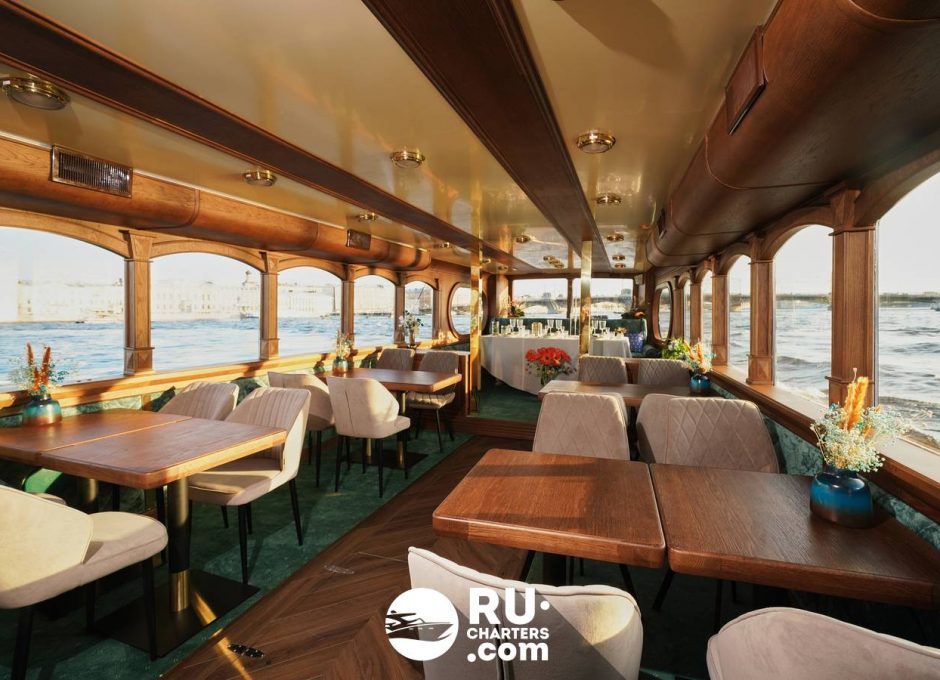 «Сенатор» Аренда теплохода в СПб