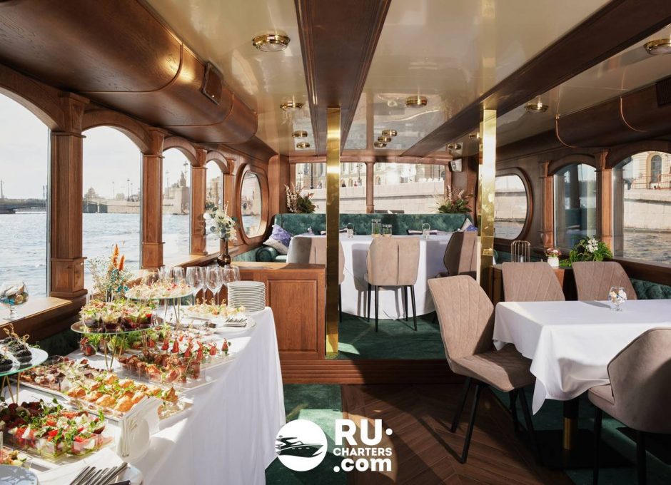 «Сенатор» Аренда теплохода в СПб