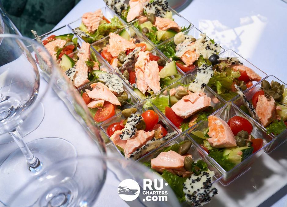 «Сенатор» Аренда теплохода в СПб