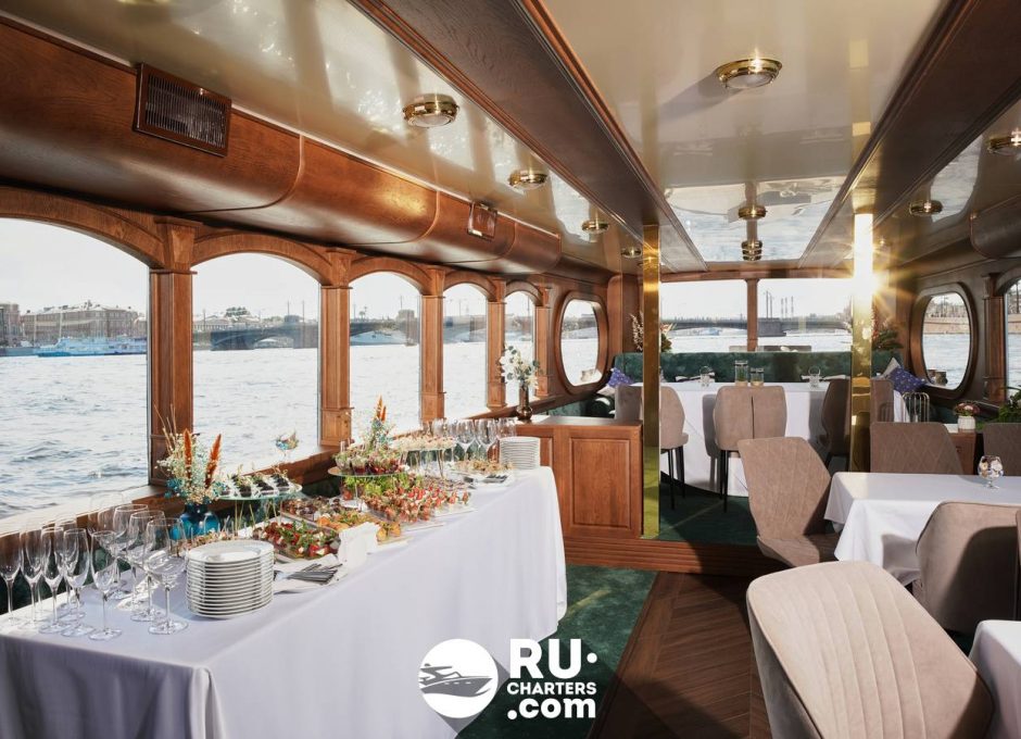 «Сенатор» Аренда теплохода в СПб