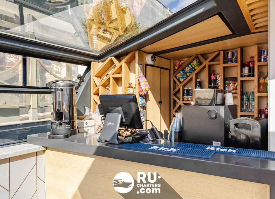 «Сити Круиз» Аренда теплохода в СПб