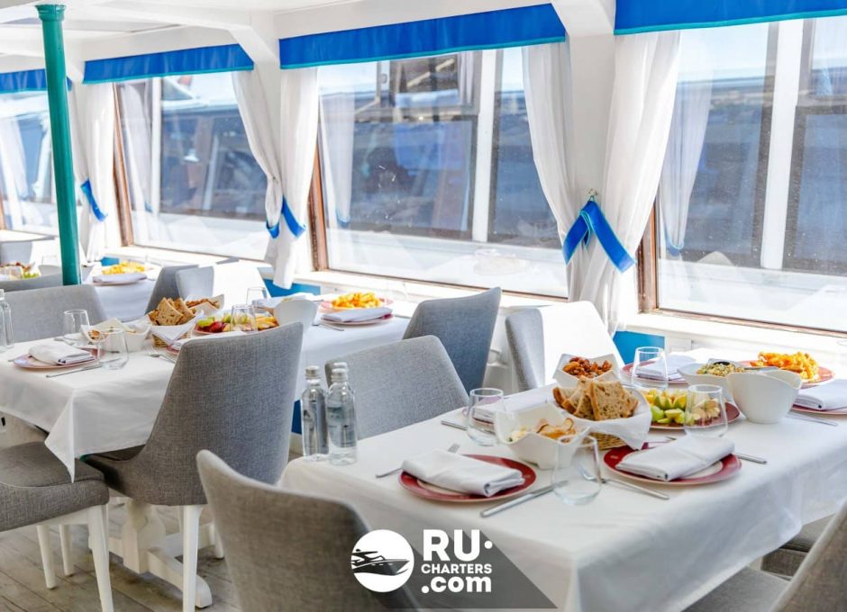 «Людмила» Аренда теплохода в СПб