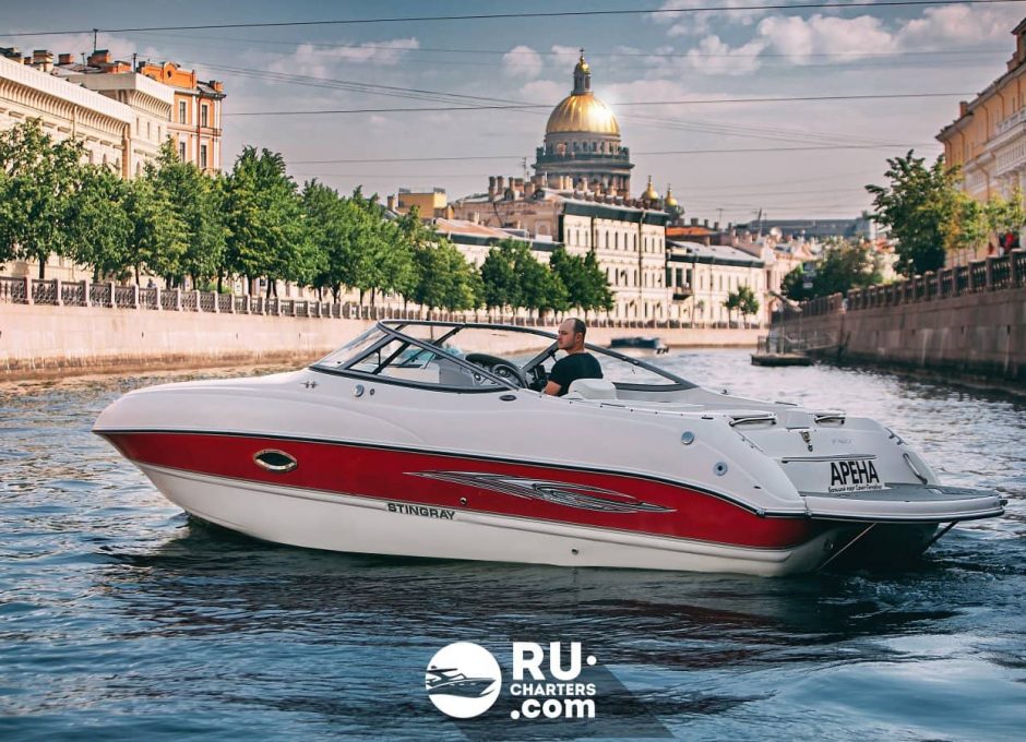 «Арена» Аренда моторной яхты в СПб