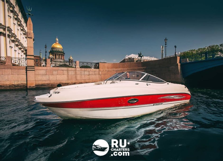 «Арена» Аренда моторной яхты в СПб