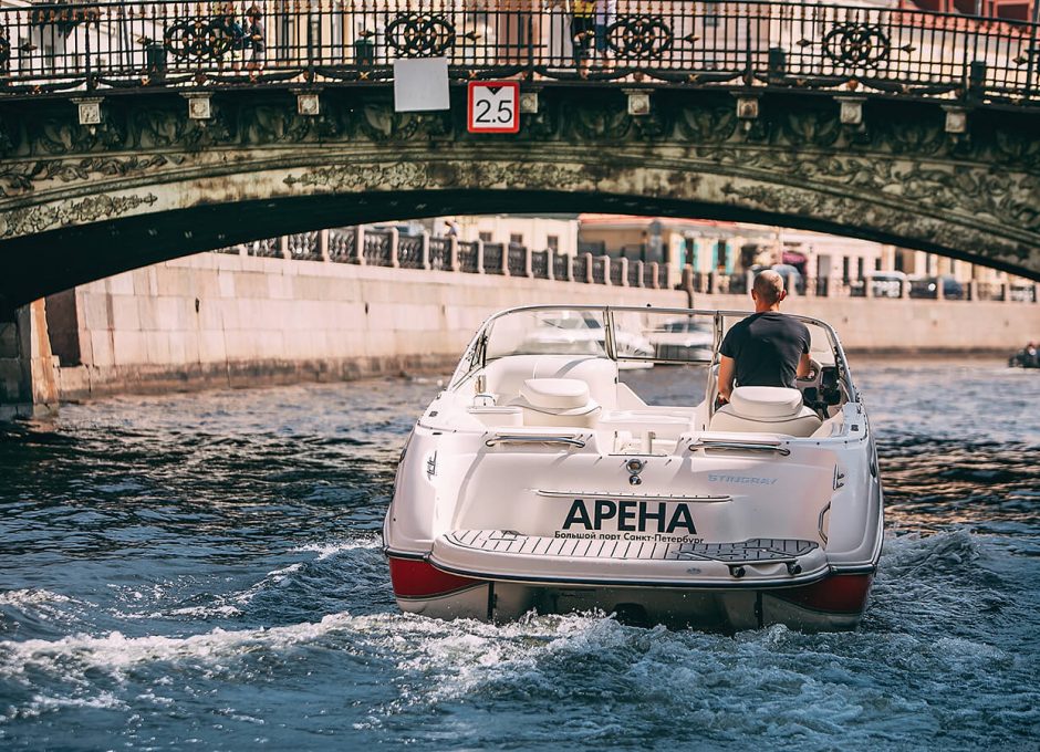 «Арена» Аренда моторной яхты в СПб