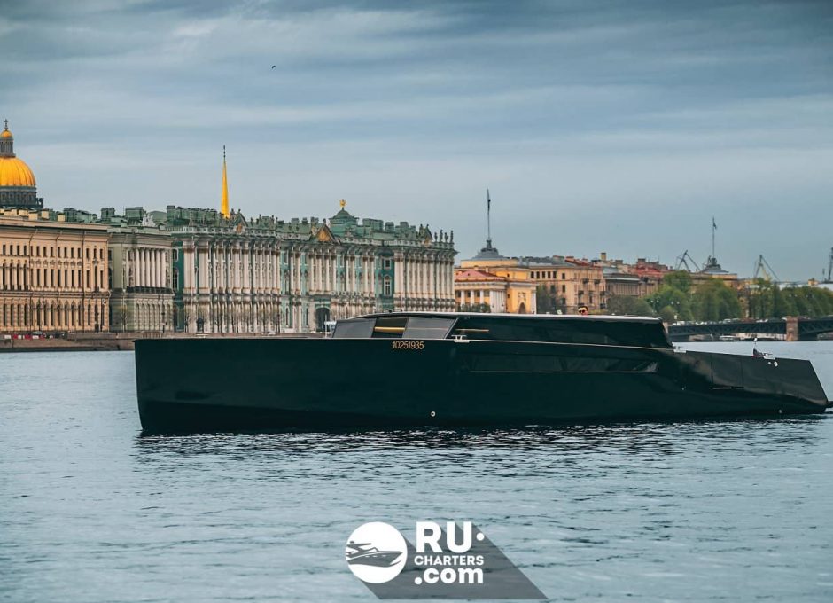 «Первый» Аренда моторной яхты в СПб