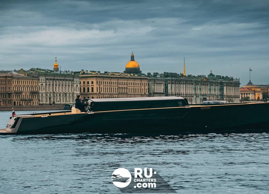 «Первый» Аренда моторной яхты в СПб