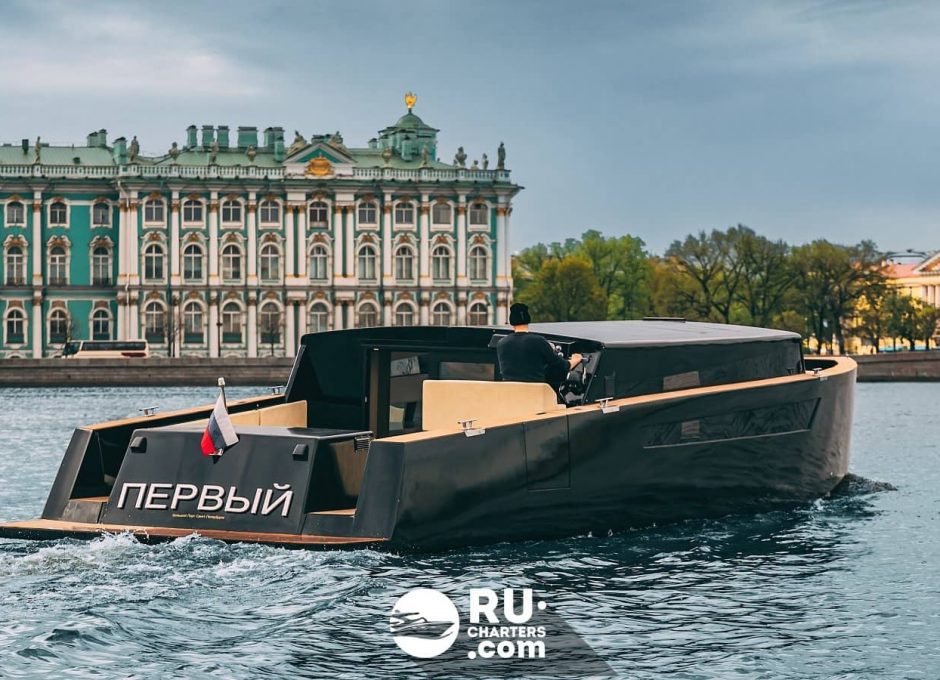 «Первый» Аренда моторной яхты в СПб