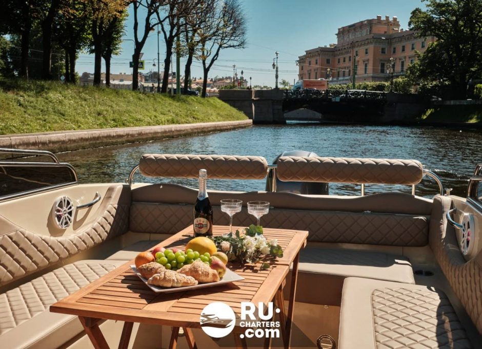 «cappuccino» Аренда катера в СПб