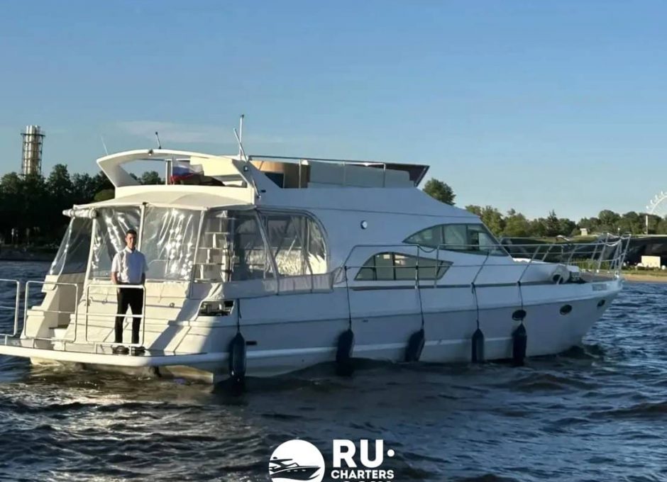 «Импозант» Аренда моторной яхты в СПб