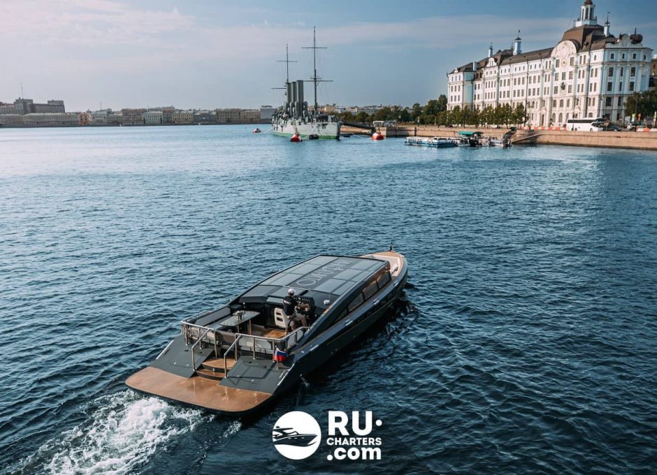 «Инкогнито» Аренда моторной яхты в СПб