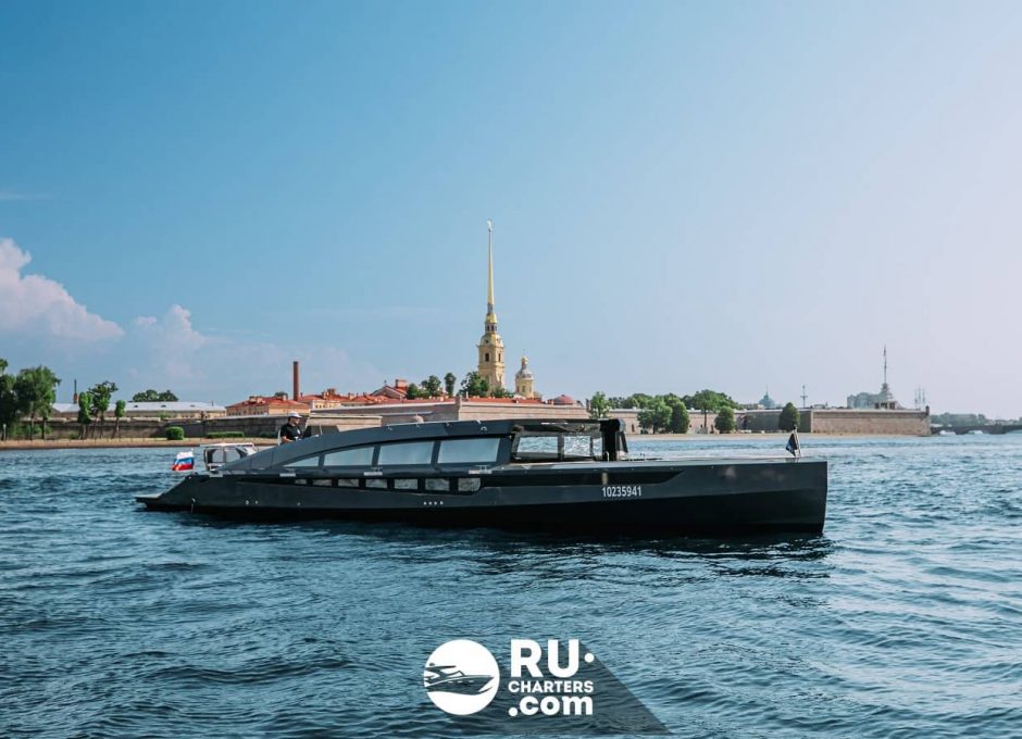 «Инкогнито» Аренда моторной яхты в СПб
