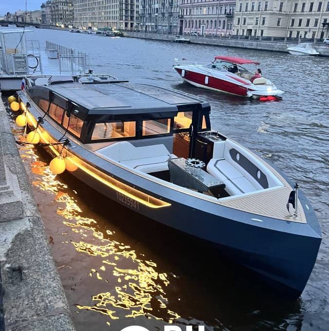 «Инкогнито» Аренда моторной яхты в СПб