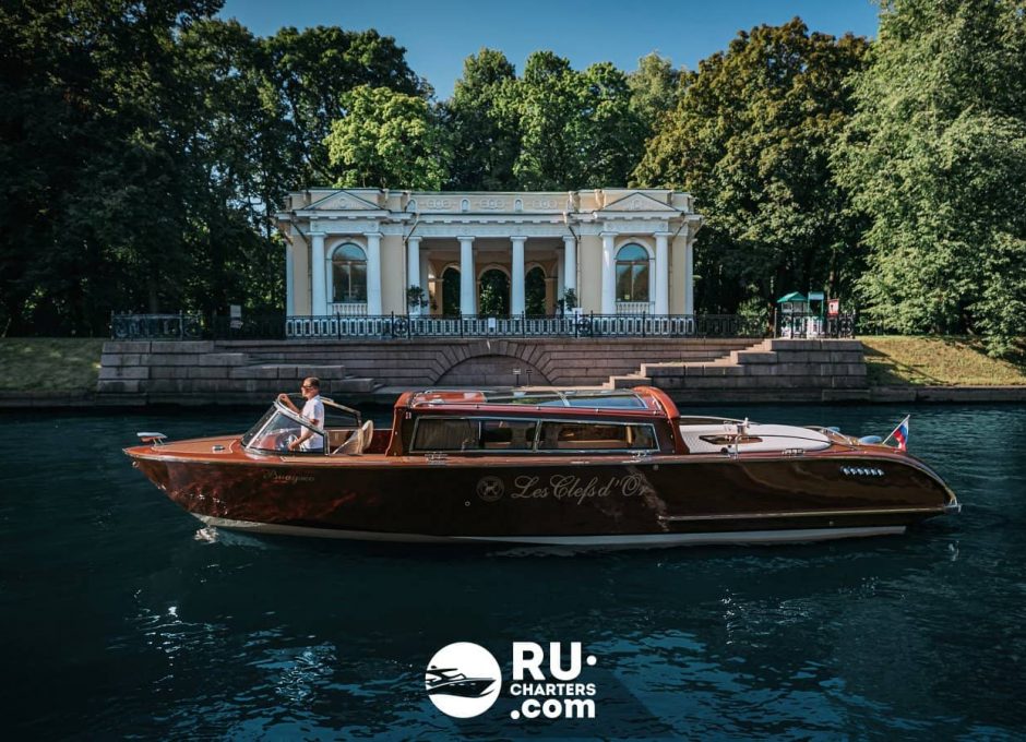 «Виаджо» Аренда катера в СПб