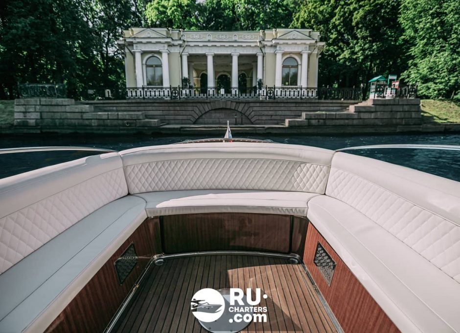 «Виаджо» Аренда катера в СПб