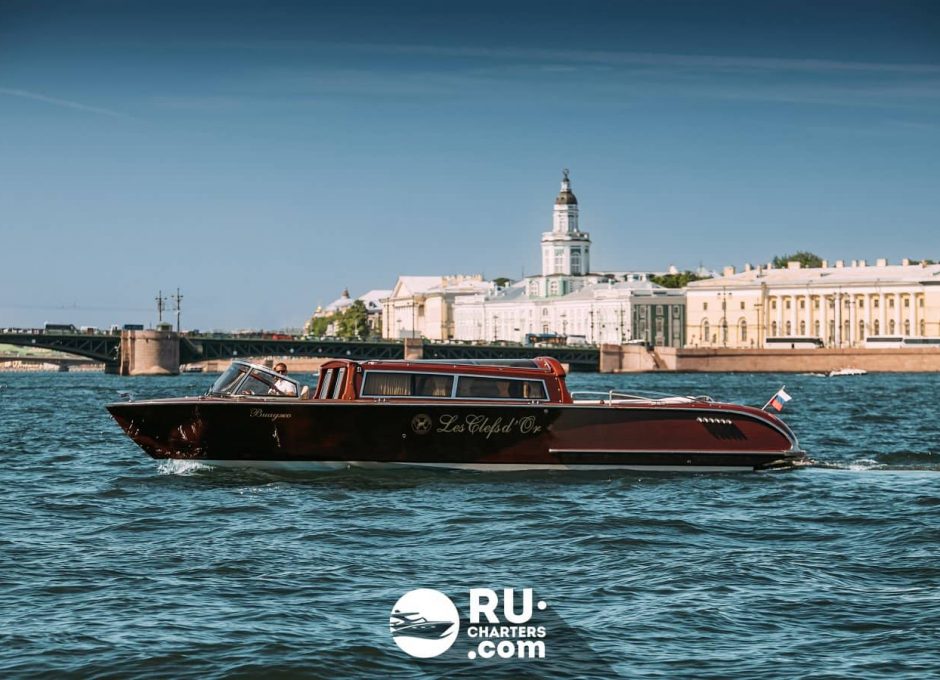 «Виаджо» Аренда катера в СПб