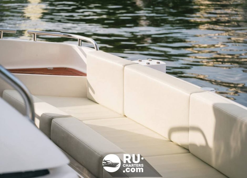 «fairline Phantom 40 ОКО» Аренда моторной яхты в СПб