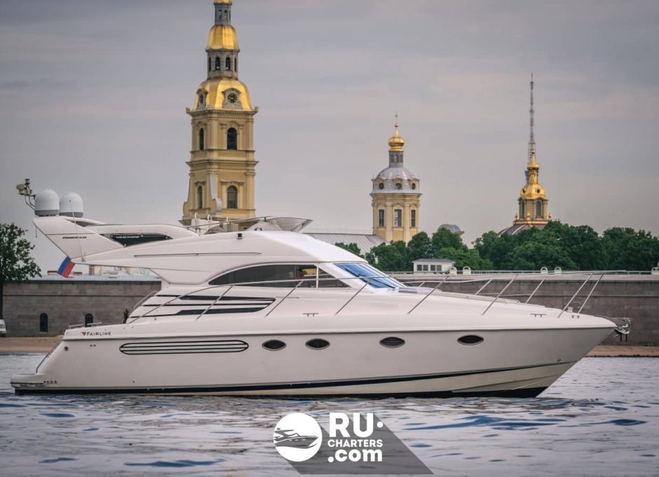 «fairline Phantom 40 ОКО» Аренда моторной яхты в СПб