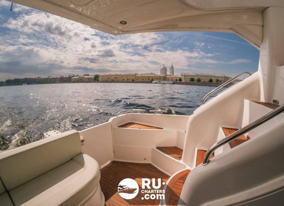 «fairline Phantom 40 ОКО» Аренда моторной яхты в СПб